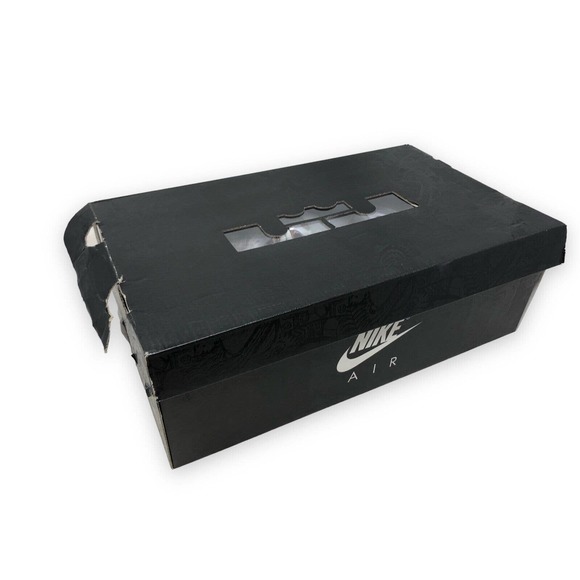 Nike Lebron XIX 19 Sketch Men Basketball Shoe White/Red-Black Size 10 CZ0203 101 main image 9